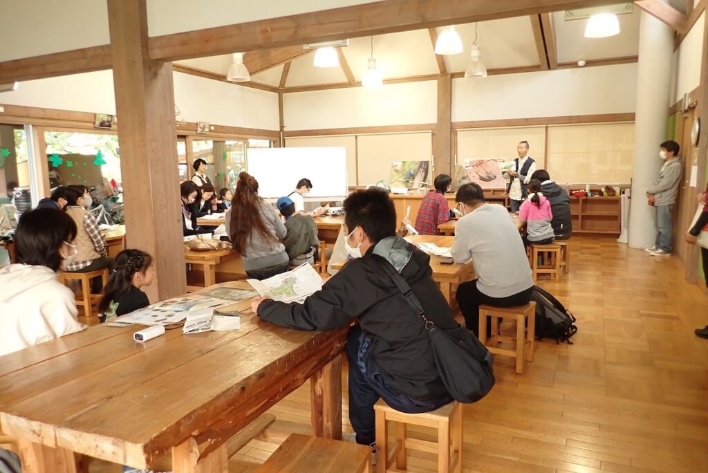 工作室での説明の様子